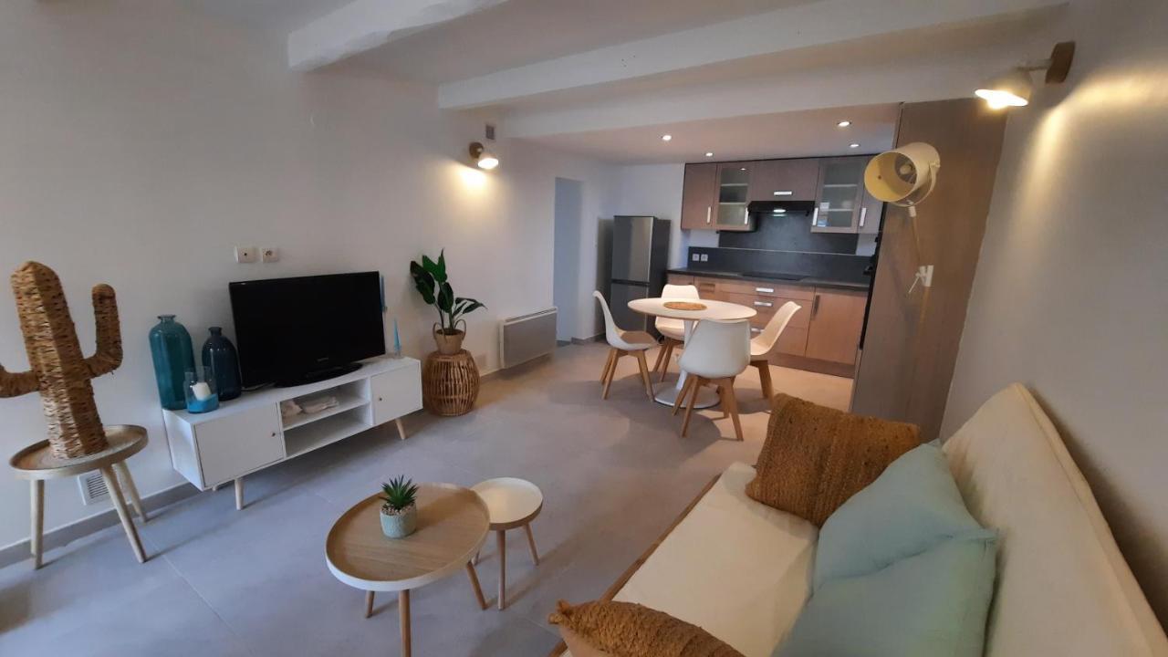 Appartement 4 pers refait à neuf dans cour au calme / centre village Bessan Exterior foto